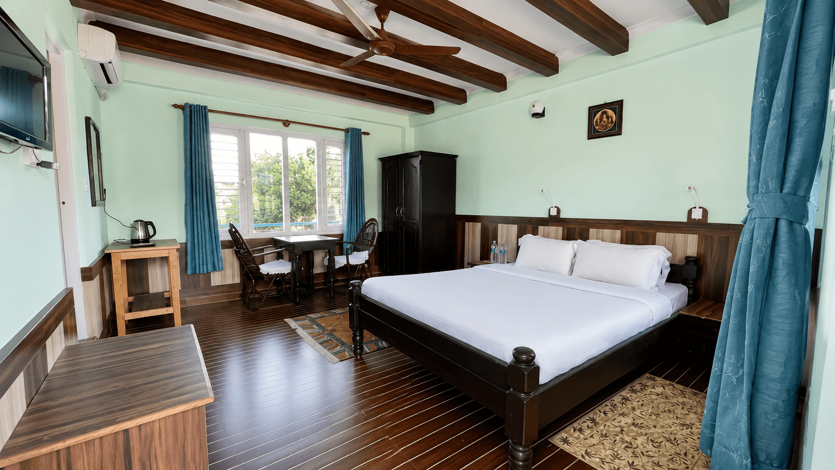 Deluxe Terrace Room with Mountain View